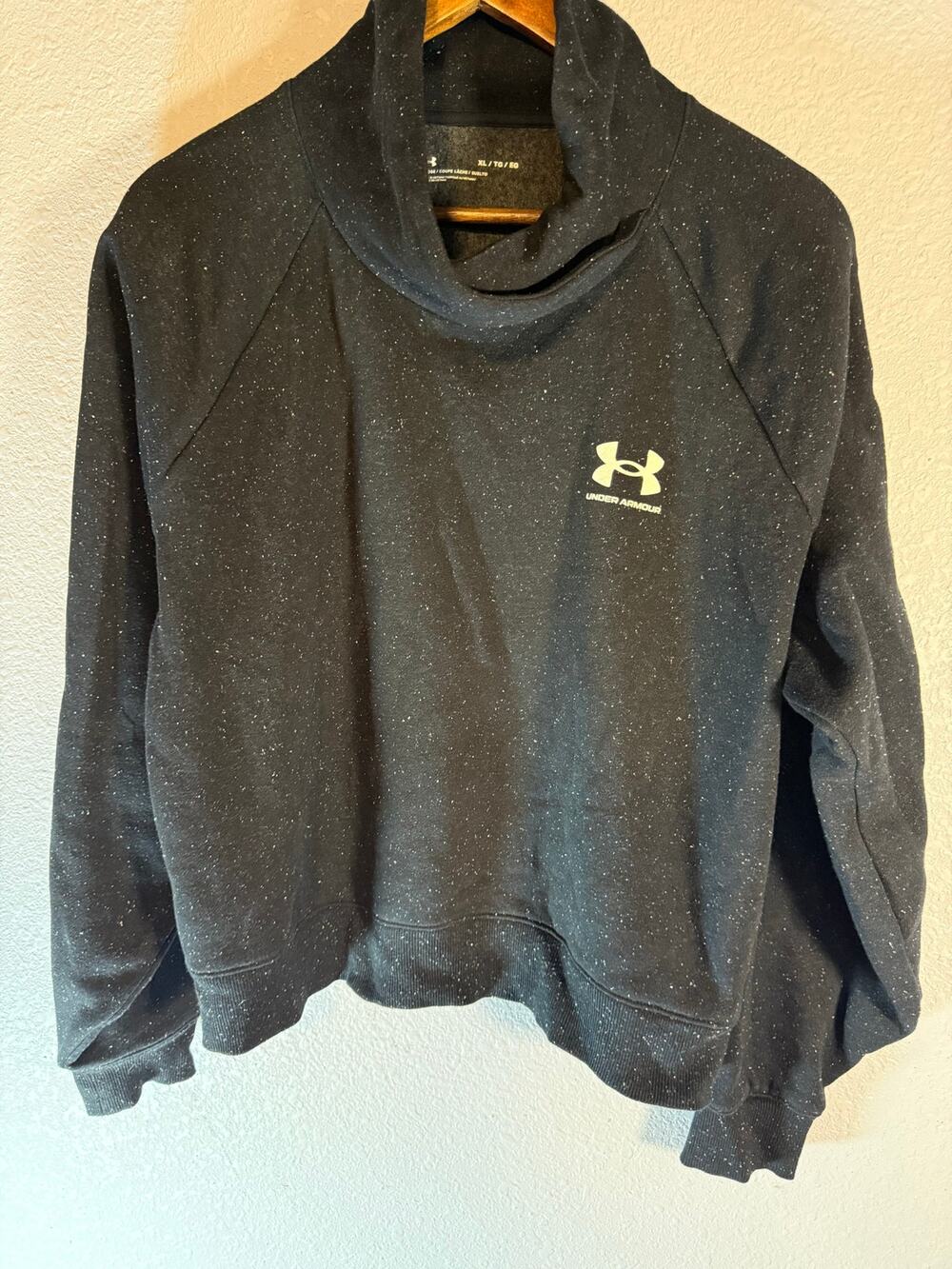 Under Armour XL Black Cowl Neck Sweatshirt Loose Fit